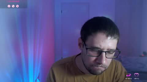 Snapshot of totoclown chatting on 10.29.25 Thomas online show from 10.29.25