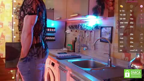 Snapshot of touch_of_eros chatting on 12.11.24 Paul online show from 12.11.24