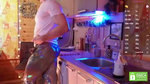 Snapshot of touch_of_eros chatting on 01.25.25 Paul online show from 01.25.25