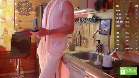 Snapshot of touch_of_eros chatting on 02.08.25 Paul online show from 02.08.25