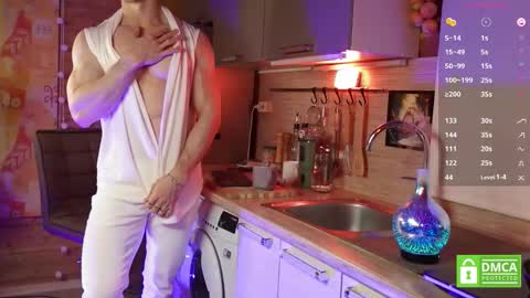 Snapshot of touch_of_eros chatting on 11.05.25 Paul online show from 11.05.25