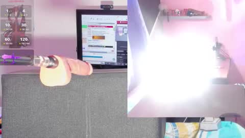 Snapshot of touk_kira chatting on 11.14.25 touk_kira online show from 11.14.25