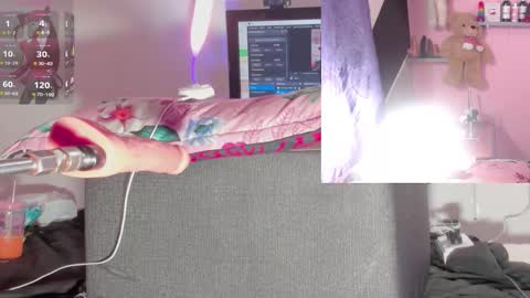 Snapshot of touk_kira chatting on 11.27.25 touk_kira online show from 11.27.25