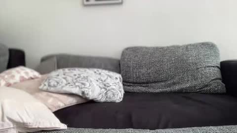 Snapshot of toulalan1992 chatting on 10.30.25 toulalan1992 online show from 10.30.25