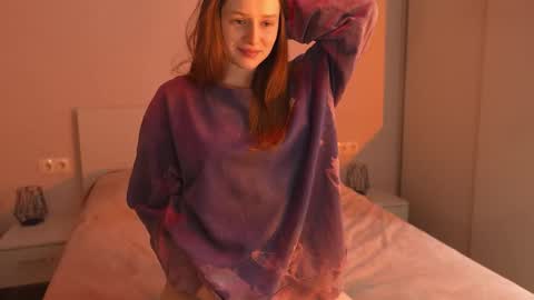 Snapshot of toxl chatting on 12.14.25 Bella online show from 12.14.25