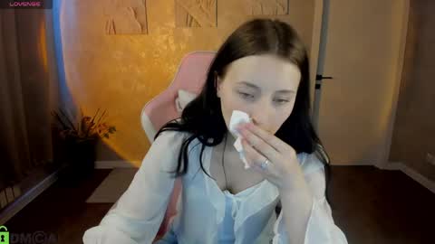 tracey_gill online show from 06.09.26