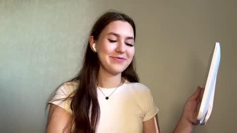 Snapshot of tracievanier chatting on 07.02.26 Thea online show from 07.02.26