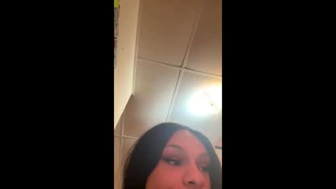 Snapshot of tracy227 chatting on 10.25.25 tracy227 online show from 10.25.25