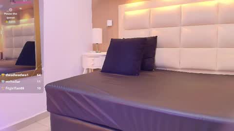 Snapshot of tracydaviss chatting on 12.01.25 Tracy online show from 12.01.25