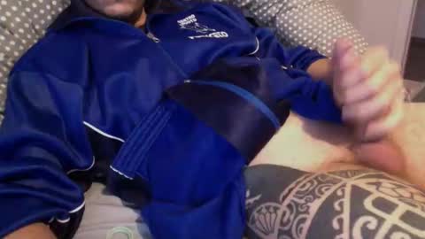 Snapshot of tramaund chatting on 11.19.25 tramaund online show from 11.19.25