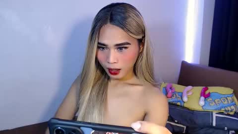 Snapshot of transbigcockselfsucker chatting on 10.29.25 GEN LUXS online show from 10.29.25