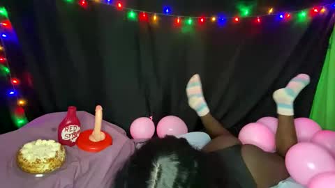 Snapshot of transgirl_omi chatting on 09.19.25 TransDomme Omi online show from 09.19.25