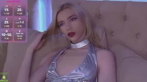 Snapshot of translustybabe chatting on 11.13.25 STACY online show from 11.13.25