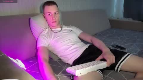 Travis online show from 07.05.26