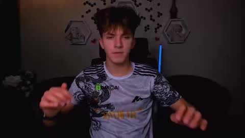 Snapshot of travis_wolf_ chatting on 09.20.25 Travis online show from 09.20.25