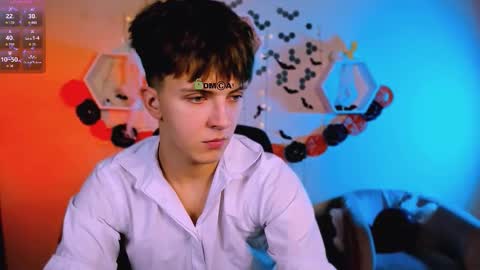 Snapshot of travis_wolf_ chatting on 11.02.25 Travis online show from 11.02.25