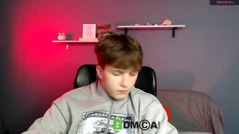 Snapshot of travis_wolf_ chatting on 11.28.25 Travis online show from 11.28.25