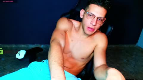 TRAVIS. online show from 01.30.25