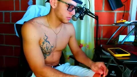 TRAVIS. online show from 03.15.26