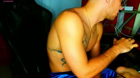 TRAVIS. online show from 04.18.26