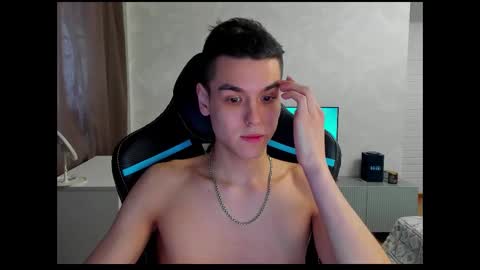 Snapshot of travisrivas chatting on 03.04.25 travisrivas online show from 03.04.25