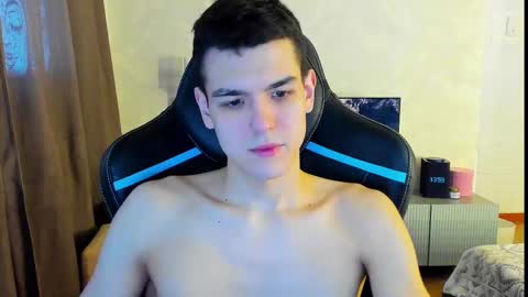 Snapshot of travisrivas chatting on 03.12.25 travisrivas online show from 03.12.25