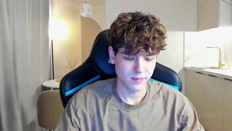 Snapshot of travisrivas chatting on 10.03.25 travisrivas online show from 10.03.25