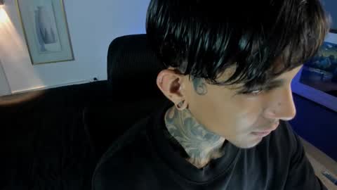 TRAV - INDEPENDENT MODEL online show from 11.29.25