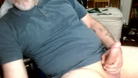 Snapshot of treasured_trash chatting on 04.29.26 Dilly Dally online show from 04.29.26