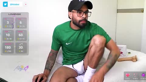 Snapshot of treborshunter chatting on 02.17.26 Hunter man online show from 02.17.26