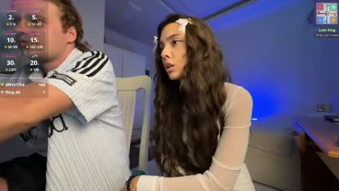 Sarah And Jon online show from 04.17.26