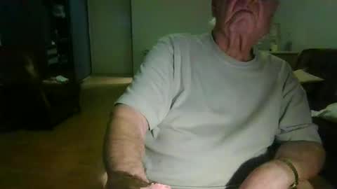 Snapshot of trekbeestje1 chatting on 11.29.25 trekbeestje online show from 11.29.25