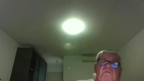 Snapshot of trekbeestje1 chatting on 12.02.25 trekbeestje online show from 12.02.25