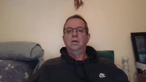 Snapshot of trev8331 chatting on 10.11.25 Fe-fi-fo-fum online show from 10.11.25
