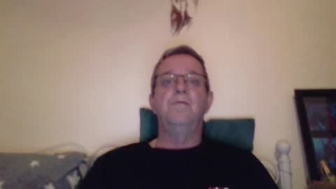 Snapshot of trev8331 chatting on 10.15.25 Fe-fi-fo-fum online show from 10.15.25