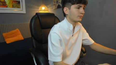 Snapshot of trevor_mob chatting on 04.19.26 trevor_mob online show from 04.19.26