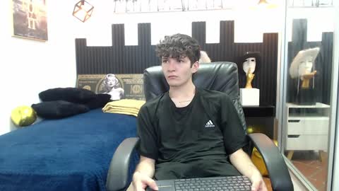 Snapshot of trevor_mob chatting on 06.01.26 trevor_mob online show from 06.01.26