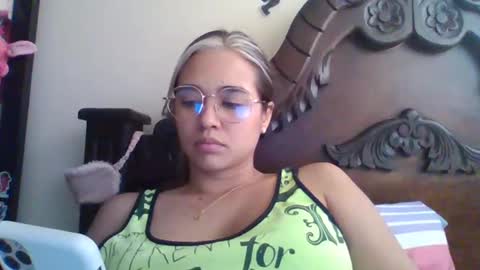 triana_bell online show from 02.01.25