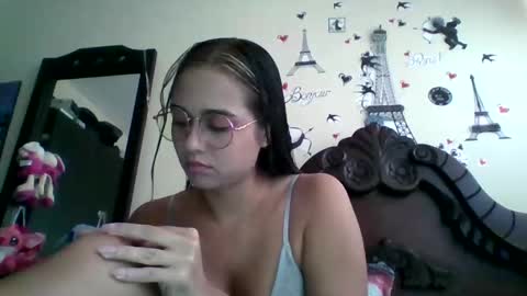 triana_bell online show from 10.02.25