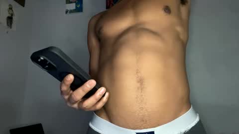 Snapshot of trillahung chatting on 11.15.25 WapBopper online show from 11.15.25