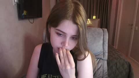 Snapshot of tripleprinces chatting on 01.02.25 tripleprinces online show from 01.02.25