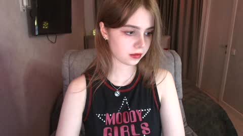 Snapshot of tripleprinces chatting on 01.06.25 tripleprinces online show from 01.06.25