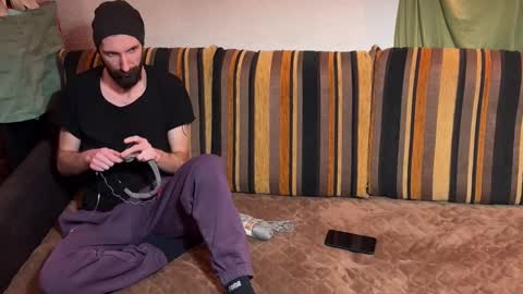 Snapshot of triplestripes chatting on 01.18.26 SibSab online show from 01.18.26