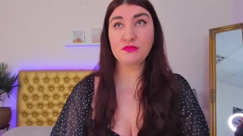 Mia online show from 04.06.26