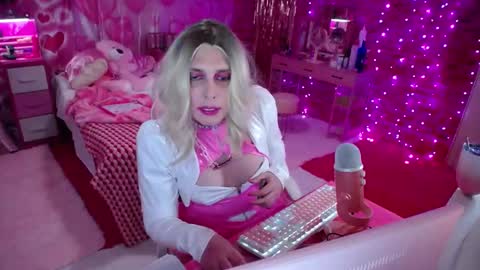 trista_doll online show from 02.22.25