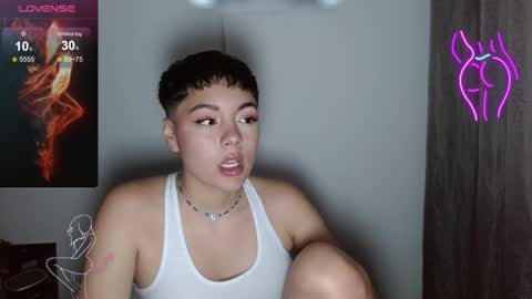 Snapshot of trixie_tangg chatting on 03.06.25 Kitty online show from 03.06.25