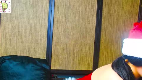 trixiedoescamcam online show from 12.22.25