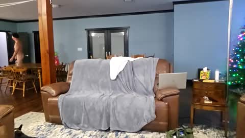 trojanswingers online show from 11.28.25