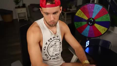 Snapshot of troy_greenxo chatting on 11.05.25 Troy Green online show from 11.05.25