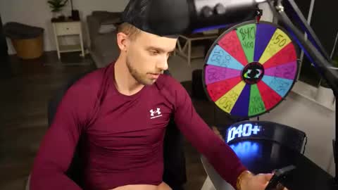 Snapshot of troy_greenxo chatting on 11.09.25 Troy Green online show from 11.09.25